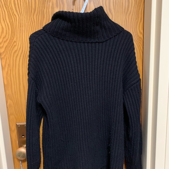 Black turtleneck - Picture 3 of 4